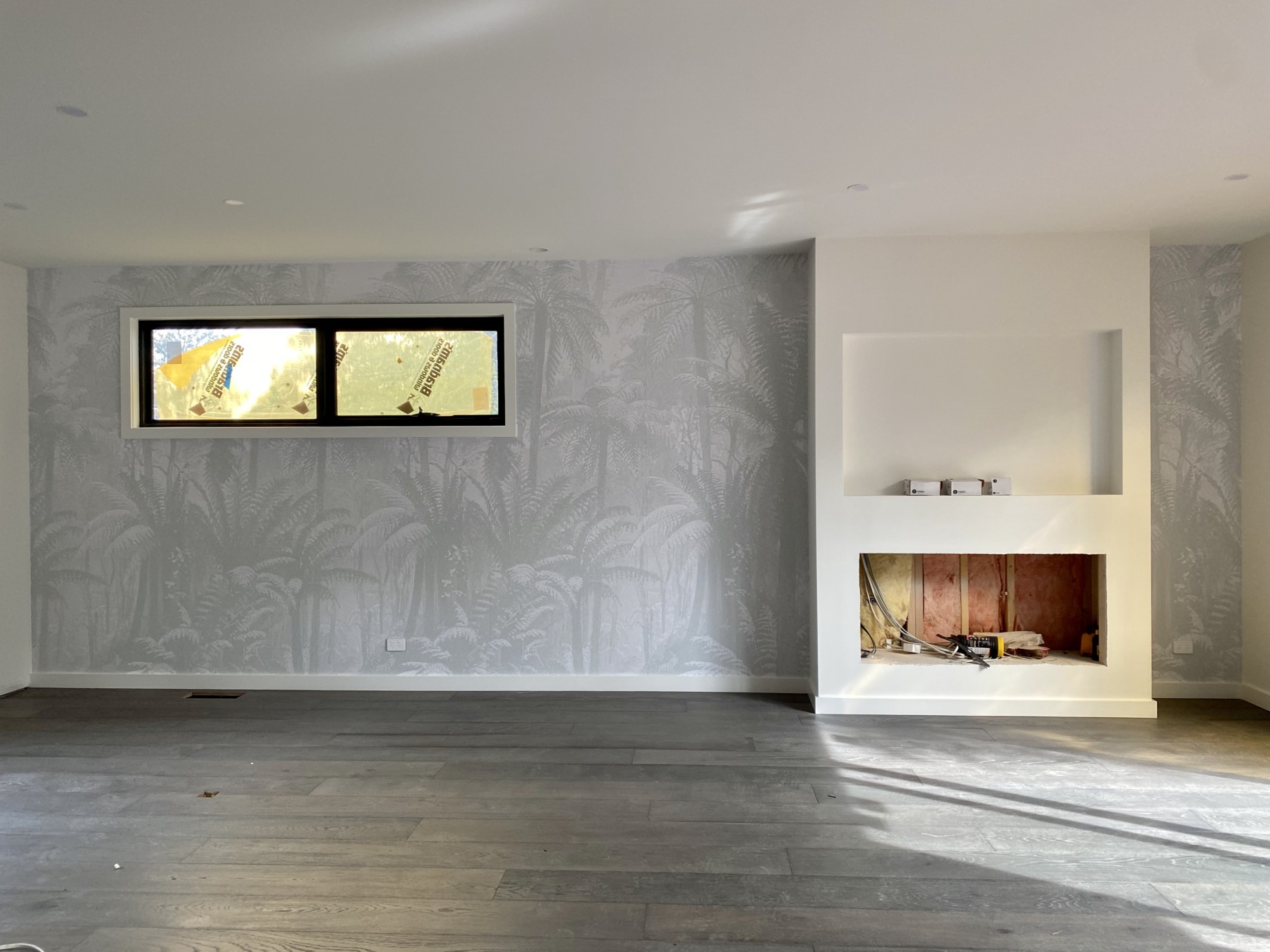 Fern Jungle - Light Sage Green Wallpaper | Grafico Melbourne Fern Jungle - Light Sage Green Wallpaper | Grafico Melbourne